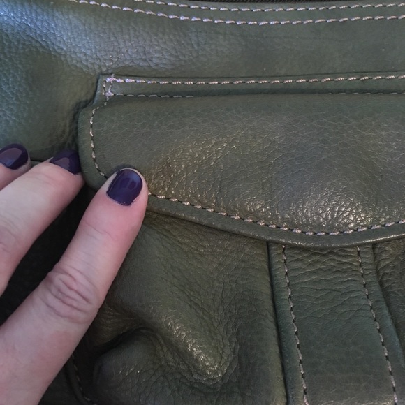 ✨HOST PICK✨ Fossil green leather purse - Picture 8 of 9